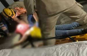 Aluna é presa suspeita de botar fogo em colega na fila da merenda após bullyingA vítima teria feitos comentários pejorativos sobre o bronzeamento da agressora