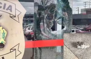Mulher surta e taca pedra na porta da Delegacia de Homicídios em Manaus: ‘A profecia não se cumpriu’
