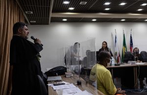 Acusado de matar esposa a facadas é condenado a mais de 26 anos de prisão em ManausConforme os autos, o crime aconteceu em maio do ano passado, na frente dos filhos da vítima