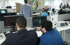 TSE encerra fase de testes das urnas eletrônicas e atesta segurança do equipamentoPontos vulneráveis encontrados em novembro foram corrigidos