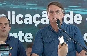 Perda de poder aquisitivo decorre de isolamento social, diz presidentePara Bolsonaro, guerra na Europa contribui para piorar situação