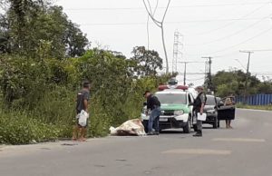 Moradores encontram corpo humano em lixeira viciada na Zona Leste de Manaus