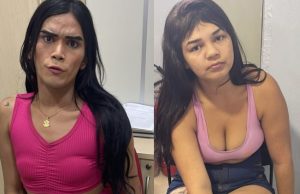 Mulheres são presas por tráfico de drogas, roubo e sequestro em Manaus A infratora induziu a vítima a efetuar pagamentos via pix e a realizar compras no cartão de crédito
