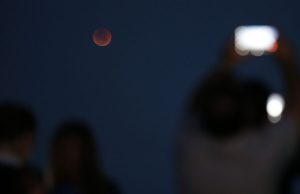 Fim de semana terá “Lua de Sangue triplamente especial” nos céus do BrasilOlho no céu