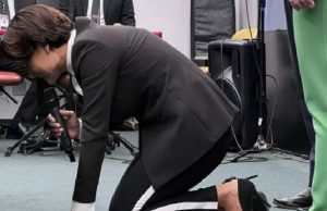 Vídeo: Michelle Bolsonaro ajoelha, chora e pede a Jesus na Câmara ‘que cure a nação’Muita oração