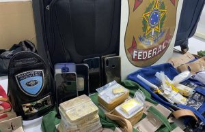 Polícia Federal aprende 77 kg de ouro em avião particularO valor da apreensão é estimado em cerca de R$ 23 milhões