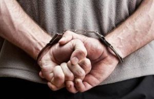 Usando documento falso, homem é preso por não pagar pensão alimentícia em ManausPrisão ocorreu após a ex-companheira do infrator denunciá-lo por crimes no âmbito da violência doméstica