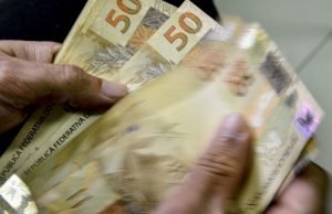 Beneficiários com NIS final 8 recebem hoje Auxílio BrasilValor mínimo para cada família é R$ 400