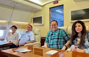 Silas Câmara posa ao lado de Michelle e Bolsonaro a caminho de Manaus: ‘irmãos e amigos’Política e religião