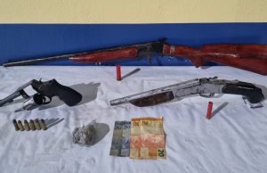 Homem é preso com armas, drogas e munições em Iranduba
