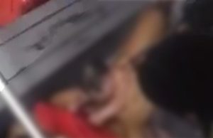 PMs fazem parto de mulher dentro de lancha no AM; veja o vídeo do milagre