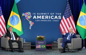 Vídeo: Biden diz a Bolsonaro que mundo precisa financiar a preservação da AmazôniaTema polêmico