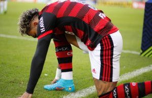 Sonhando com a volta de Jesus, Flamengo se depara com a volta do cheirinhoSó derrota