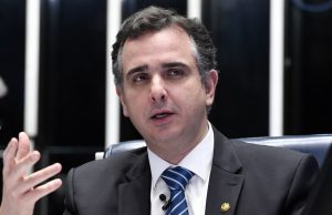 “Governo deve aceitar dividir lucros da Petrobras com a população”, diz o presidente do Senado