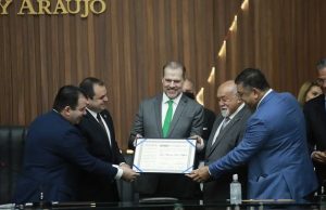 Ministro Dias Toffoli recebe Título de Cidadão Amazonense, na Aleam: “me torno caboclo”