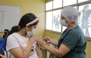 Manaus inicia campanha de vacinação contra poliomielite e de multivacinação