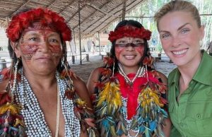 De férias em Manaus, Ana Hickmann elogia nossa terra e visita indígenas: ‘Dia especial’