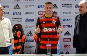 Fla apresenta Everton Cebolinha e mira topo do mundo: ‘sonho realizado’Craque no Ninho do Urubu