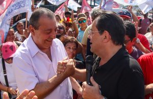 “Vamos travar uma batalha contra a fome, desemprego, falta de segurança e falta de saúde pública”, afirma Eduardo Braga ao iniciar a campanha eleitoralO pré-candidato ao Governo do Amazonas esteve na avenida Manaus Moderna ao lado da vice, Anne Moura e do senador Omar Aziz, candidato à reeleição