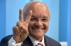 Desembargador libera José Melo para concorrer cargo de deputado federal