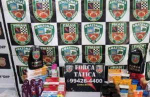 Policiais da Força Tática colocam na jaula quarteto que furtava drogarias em Manaus