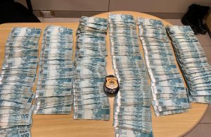 Irmã de candidata é pega pela PF com dinheiro em mala no Aeroclube de ManausDurante a ação, policiais federais localizaram R$ 61 mil em espécie no interior da mala de mão de uma passageira irmã de uma candidata a deputada estadual