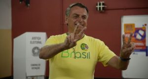 Ministro inclui minuta apreendida em ação contra Bolsonaro no TSEEx-presidente tem cinco dias para se manifestar no processo