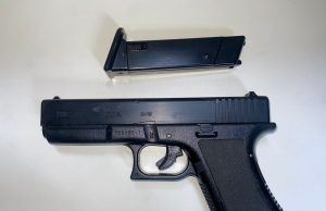 Policia Militar detém dois homens em posse de simulacro de arma de fogoAção ocorreu no bairro Flores