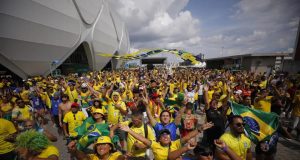 Calor e animação marcam segundo dia do ‘Copa na Arena’ com vitória da seleção brasileiraArena da Amazônia recebeu multidão de torcedores para partida entre Brasil e Suíça nesta segunda-feira