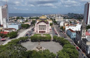 Largo de São Sebastião terá interdição de ruas do entorno para receber ‘O Mundo Encantado do Natal’Abertura acontece neste sábado (26/11), às 19h, e o fluxo de veículos será interditado a partir das 18h em seis ruas do Centro