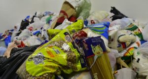 Primeiro dia do Copa na Arena arrecada 100 brinquedos e 1,5 tonelada de alimentosArrecadações serão destinadas para crianças em situação de vulnerabilidade social neste Natal