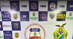 Base Arpão: dupla é presa com 27 quilos de drogas em embarcaçãoDroga estava escondida em uma mala