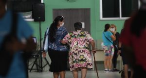 Incidência de infecção urinária em idosos aumenta com declínio da imunidadeInfecção pode apresentar sintomas incomuns em mais velhos, como dores abdominais não características, náuseas e vômito