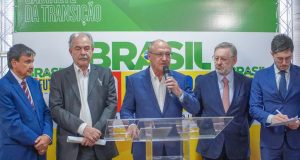 Vice-presidente eleito anuncia mais 61 nomes da equipe de transiçãoGeraldo Alckmin fez o anúncio em coletiva de imprensa