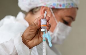 Amazonas segue em risco baixo para transmissão de Covid-19, mas FVS-RCP alerta para atualização do esquema vacinalAlerta é para a conclusão do esquema vacinal com a 3ª e 4ª dose de reforço da vacina