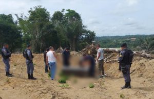 Corpo com sinais de tortura é encontrado em terreno baldio na Zona Leste