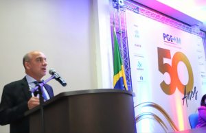 Presidente do TCE-AM palestra em seminário da Procuradoria Geral do EstadoO seminário faz parte da série de eventos em comemoração aos 50 anos da instituição
