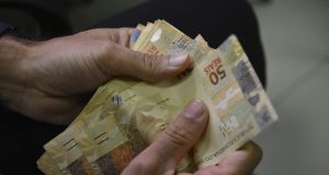 Beneficiários com NIS final 5 recebem hoje o Auxílio BrasilInscritos no CadÚnico recebem Auxílio Gás