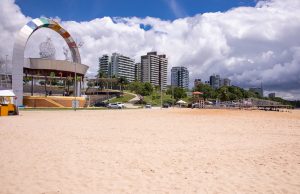 Praia da Ponta Negra estará interditada ao banho nesta sexta a partir das 14hNo sábado, 31, não será permitido o banho no rio durante os eventos programados para a virada