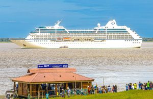 Em Parintins, Serra da Valéria atrai visitantes pela beleza exuberanteAmazonastur apresenta o local que é parada obrigatória na rota dos cruzeiros internacionais