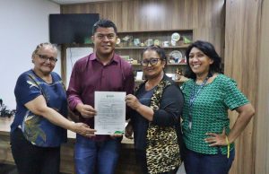 Idam entrega certidão de Dispensa de Licenciamento Ambiental a agricultoras do ramal BrasileirinhoO documento autorização atividades rurais comprovadamente sem impactos para o meio ambiente