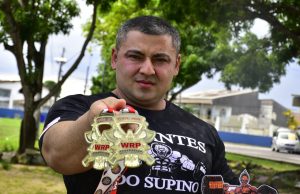 Atleta do AM é medalha de ouro no Campeonato Brasileiro de Powerlifting, no ParanáJoelso dos Santos recebeu apoio do Governo do Amazonas para participar da competição