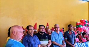 Ação social da SSP-AM distribui presentes para mais de 300 crianças do Cacau PirêraIniciativa foi realizada pelo Departamento de Prevenção à Violência, da SSP-AM, como forma de promover natal mais solidário