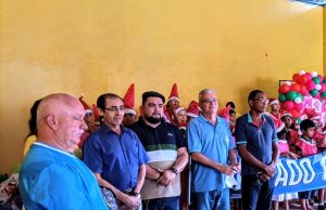 Ação social da SSP-AM distribui presentes para mais de 300 crianças do Cacau PirêraIniciativa foi realizada pelo Departamento de Prevenção à Violência, da SSP-AM, como forma de promover natal mais solidário
