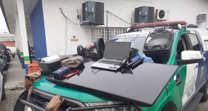 Na zona norte, quatro homens são presos em flagrante por furto em residênciaOs pertences roubados foram recuperados e entregues a vítima