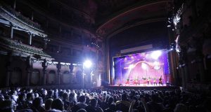 Espetáculo contagia público com humor e emoção em estreia no Teatro AmazonasFábula natalina encenada em grande produção cativou espectadores no domingo (11/12)