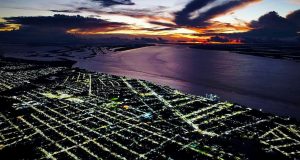 Com investimentos de R$ 1,9 bilhão, projetos e obras alcançaram 3,7 milhões de pessoas em 2022Ano foi marcado pelo início do Prosamin+, implantação de iluminação pública do interior com LED, Passe Livre Estudantil, entre outras obras estratégicas