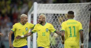 Brasil vence Coreia do Sul e se classifica para as quartas de finalCom gols de Vini Jr, Neymar, Richarlison, Paquetá, a Canarinho passou com tranquilidade sobre os asiáticos, no último jogo do Estádio 974, em Doha