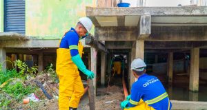 Obras de instalação de rede de esgoto no Beco Nonato estão próximas de finalizaçãoComunidade será primeira área de palafitas a receber serviço de esgotamento sanitário na capital
