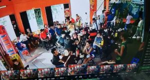 VÍDEO: tiroteio deixa uma mulher morta e outras pessoas feridas em bar do Centro de Manaus